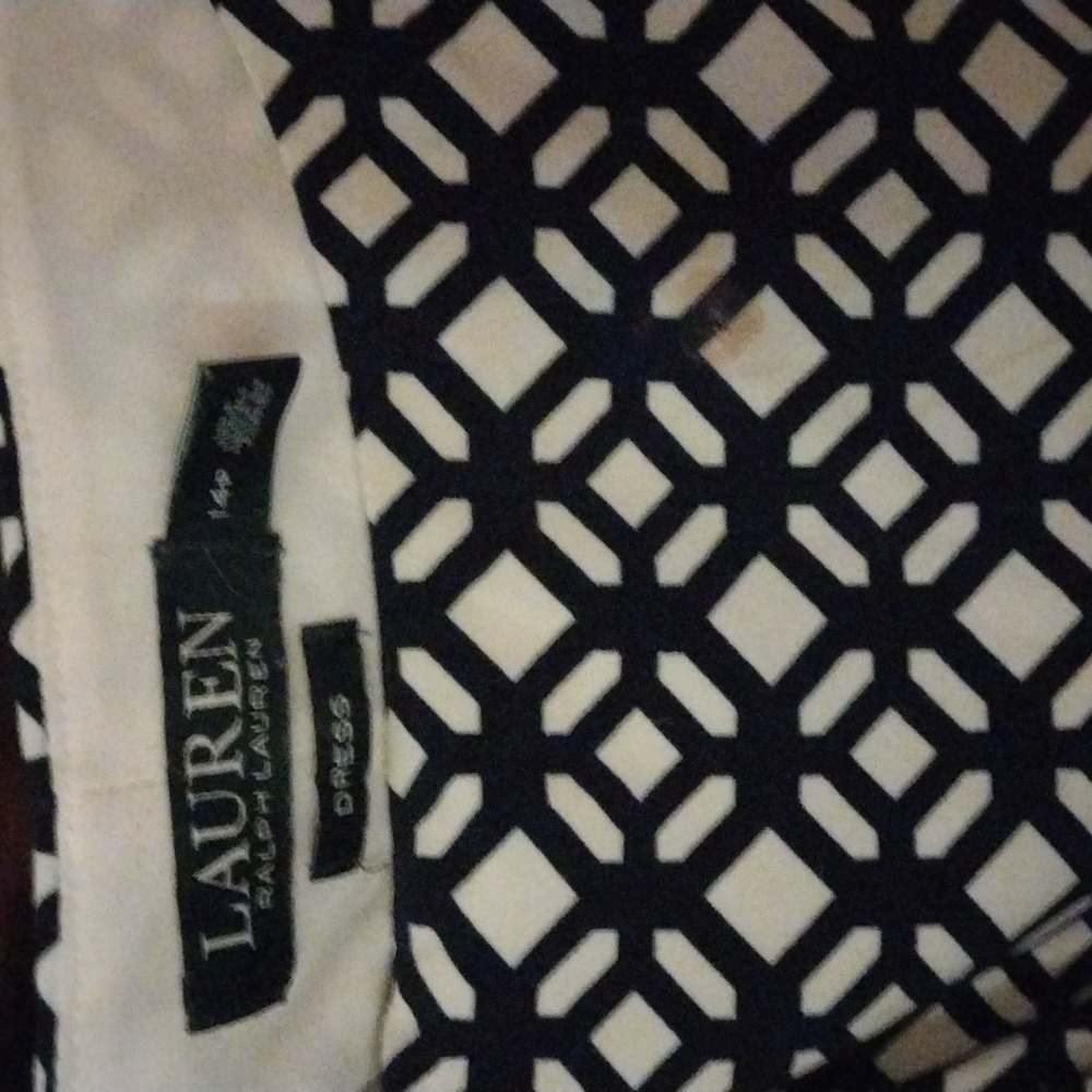 Dress - Picture 3 of 4